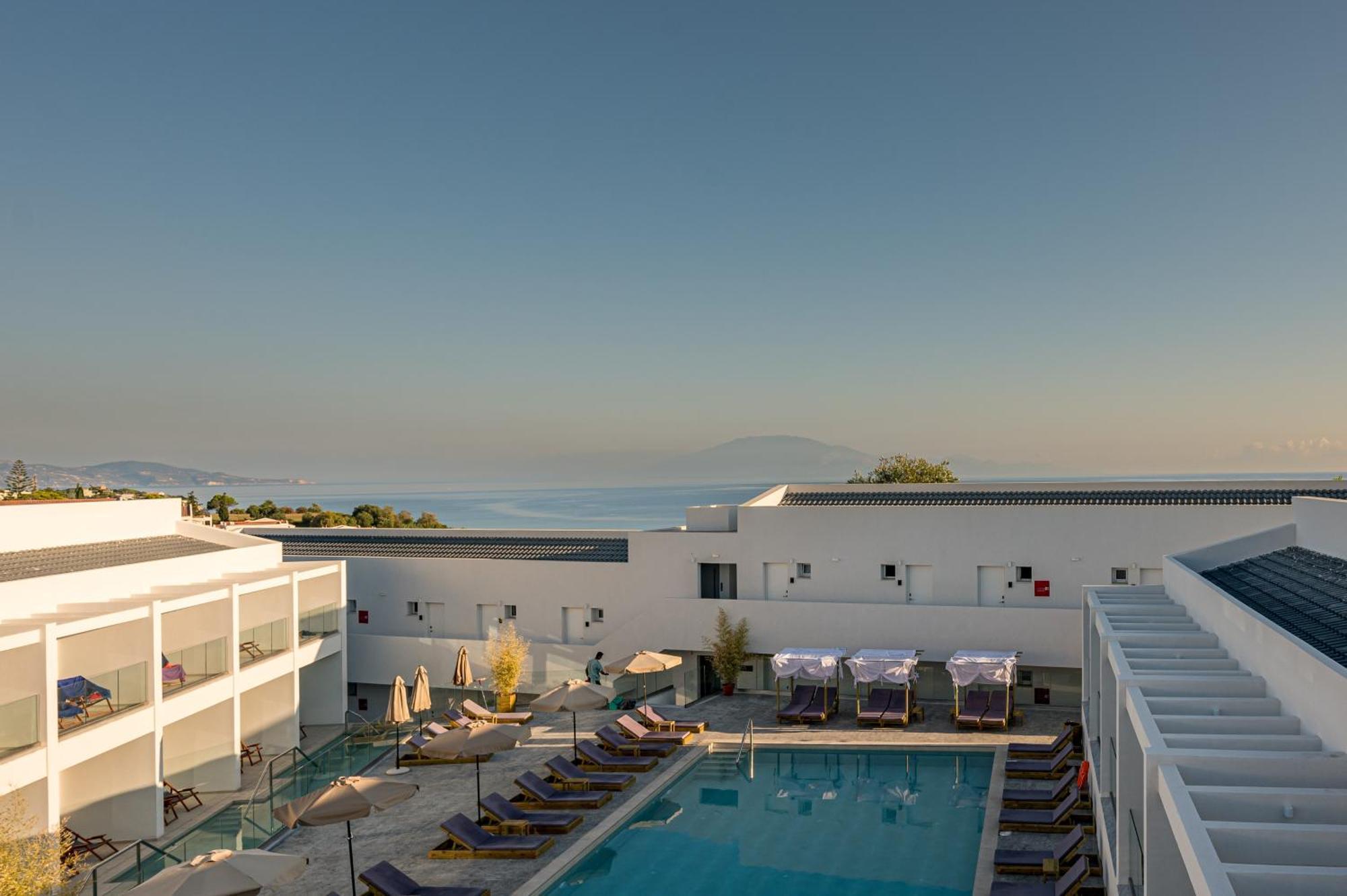 Mirage Bleu Hotel Tragaki Bagian luar foto