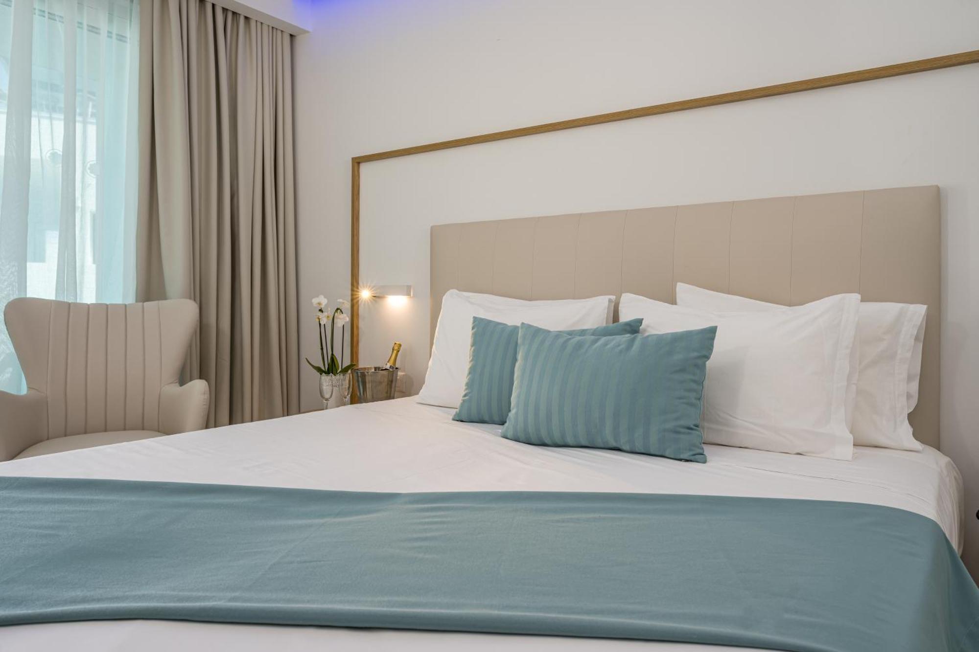 Mirage Bleu Hotel Tragaki Bagian luar foto
