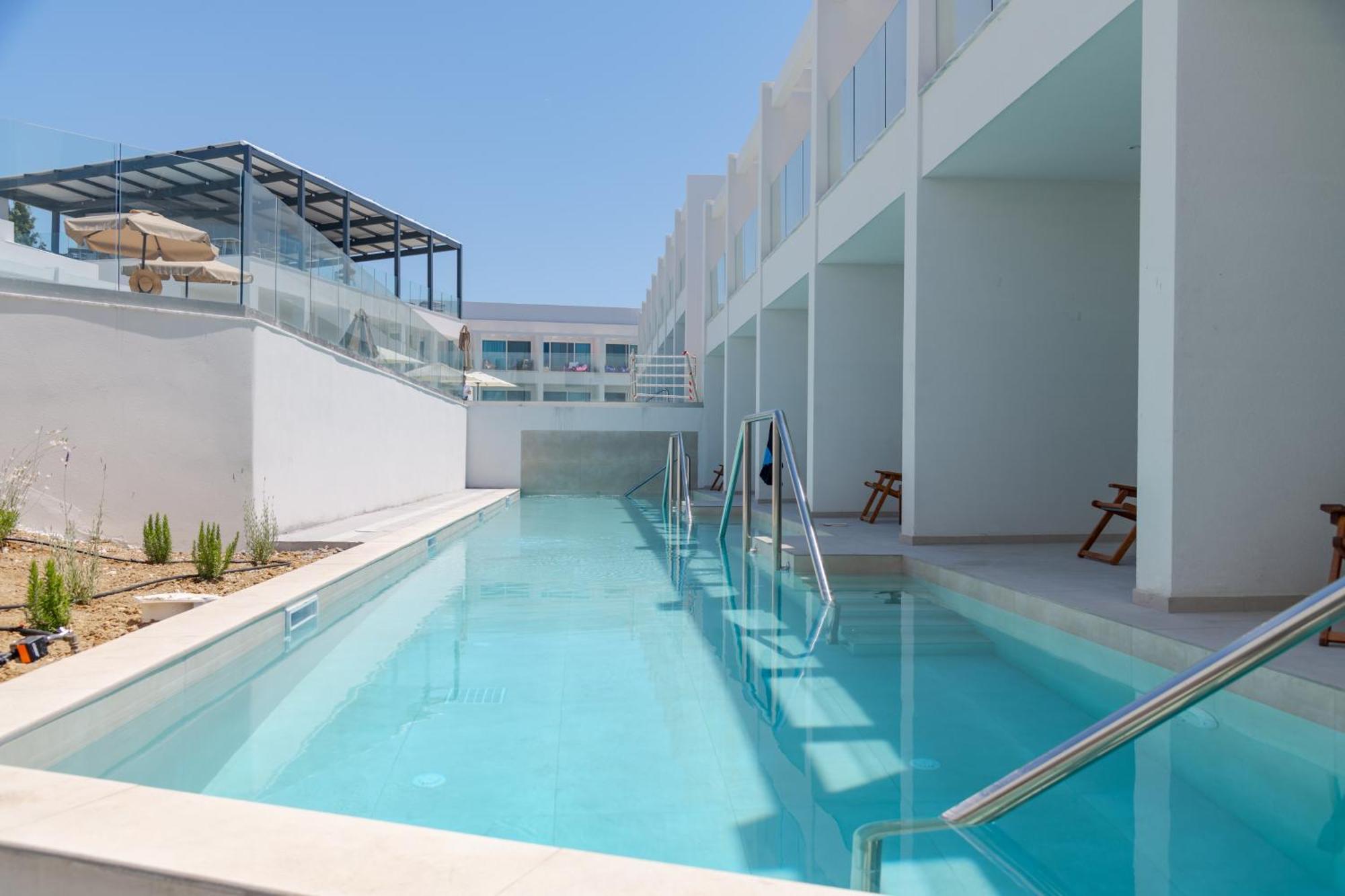 Mirage Bleu Hotel Tragaki Bagian luar foto